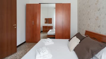 2 Schlafzimmer, Bügeleisen/Bügelbrett, kostenloses WLAN, Bettwäsche