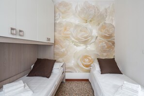 1 bedroom, iron/ironing board, free WiFi, bed sheets