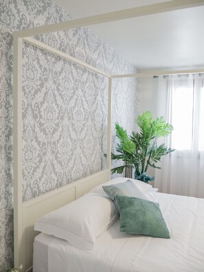 1 chambre, fer et planche à repasser, accès au Wi-Fi (inclus)