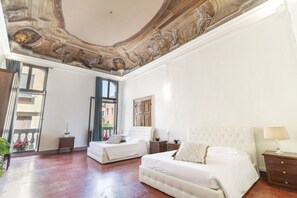 2 Schlafzimmer, BĂŒgeleisen/BĂŒgelbrett, kostenloses WLAN, BettwĂ€sche
