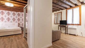 Bügeleisen/Bügelbrett, kostenloses WLAN, Bettwäsche