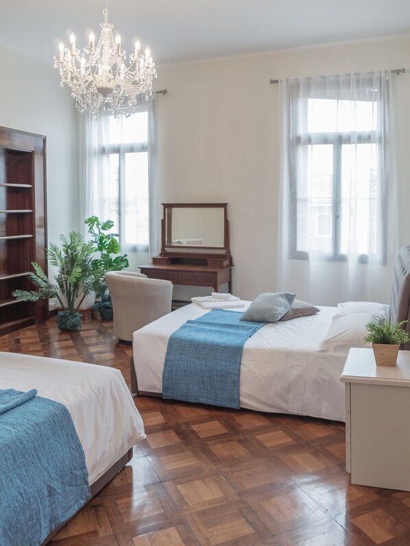2 camere, ferro/asse da stiro, Wi-Fi gratuito, lenzuola