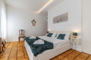 2 bedrooms, iron/ironing board, WiFi (free), bed sheets
