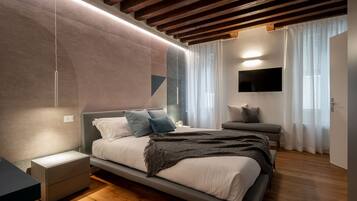 Bügeleisen/Bügelbrett, kostenloses WLAN, Bettwäsche