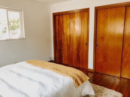 
Cozy stay within one mile of downtown Delaware’s shops, restaurants and pubs.