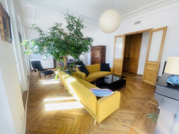 Interior - Spacieux Appartement Lumineux à 5 Minutes de la Gare (Marseille)