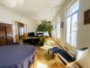 Interior - Spacieux Appartement Lumineux à 5 Minutes de la Gare (Marseille)