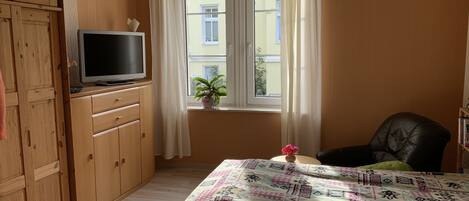 1 bedroom, WiFi, bed sheets