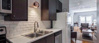 Cozy 2nd Floor unit Near Plaza and Westport | 08
