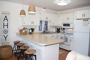 Fridge, microwave, oven, stovetop - Fiddler on the Creek | Waterfront w/ Lighthouse Views, Kayaks & Dock (Chincoteague)