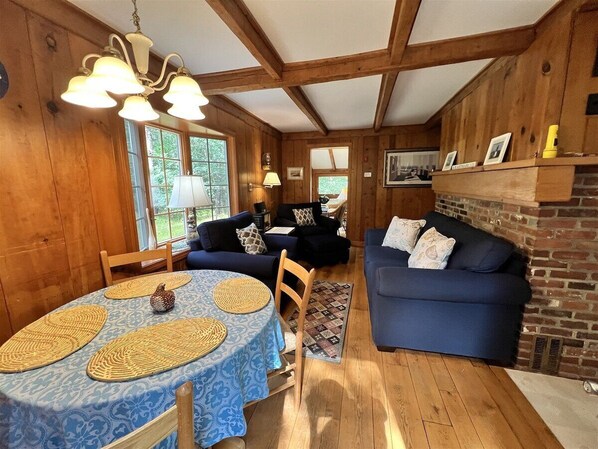 TV - South Sunken Meadow Cottage (Eastham)