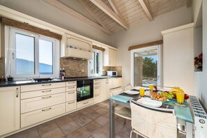 Refrigerador, microondas, horno, lavavajillas