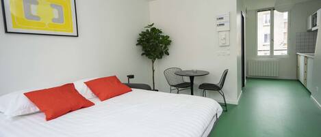 1 camera, Wi-Fi, lenzuola