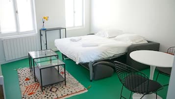 1 bedroom, desk, iron/ironing board, WiFi