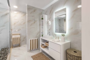 Shower - Villa Elios Mare (Rhodes)