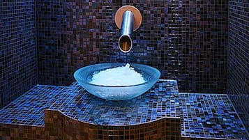 Couples treatment room(s), Turkish bath/hammam, body treatments
