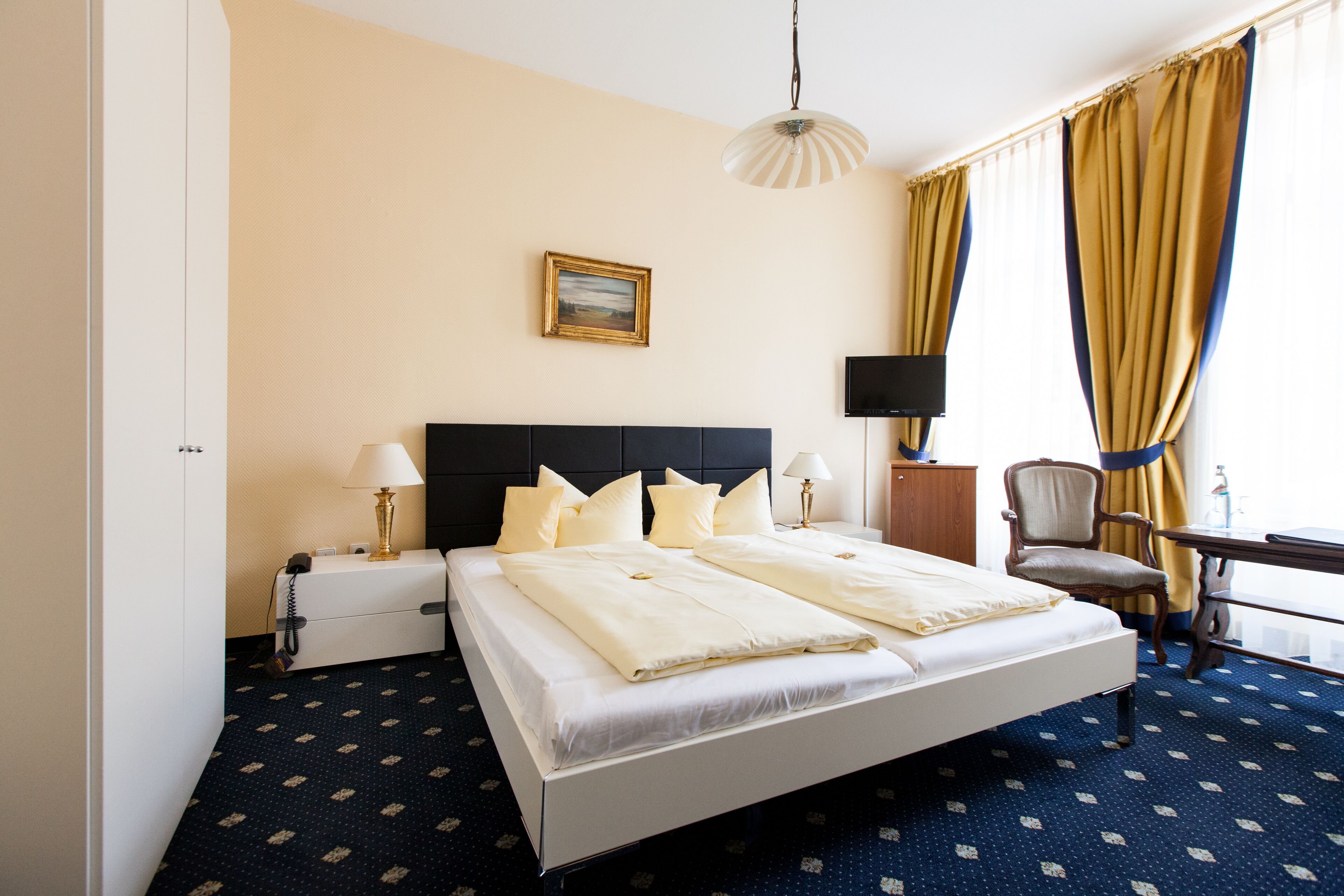 Comfort Double Room, Non Smoking | In-room safe, individually furnished, desk, blackout drapes