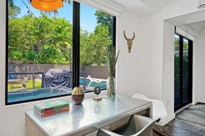 Interior - MiMo Luxe Heated Pool/Hot Tub/Private Parking
(Miami)