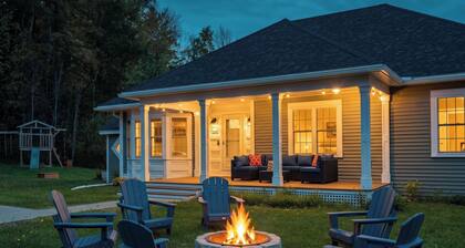 Smugglers’ Notch 4BR Retreat: Theater, Gym & Games with Morse Mountain Views