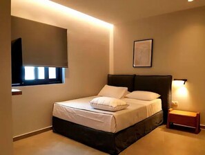 1 bedroom, in-room safe, desk, iron/ironing board