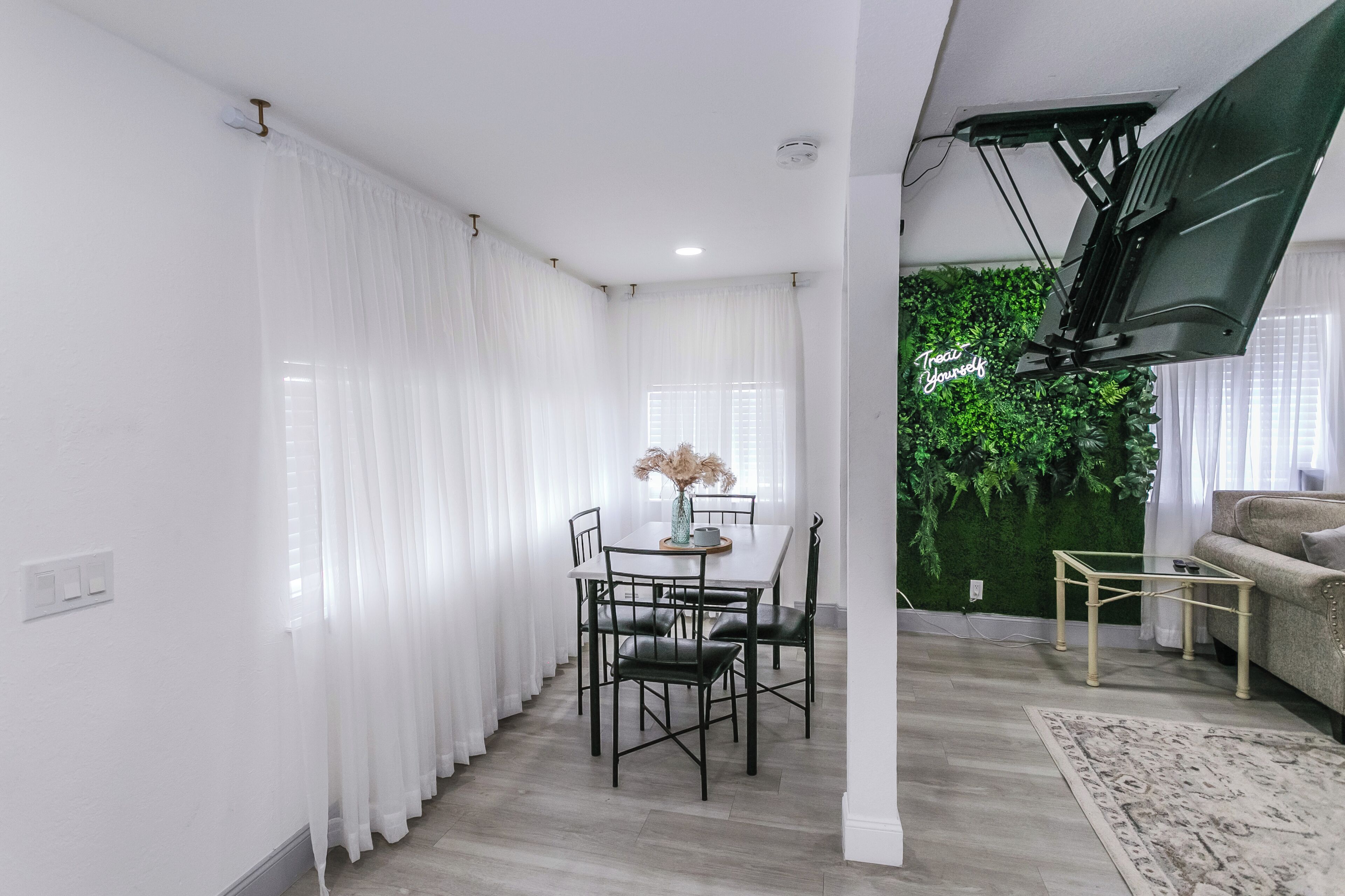 Spacious Retreat For The Whole Family, Pet-friendly, Near Downtown! - Fort Myers, FL