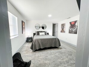 3 bedrooms, desk, iron/ironing board, free WiFi