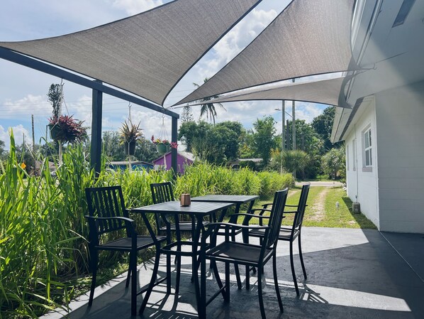 Outdoor dining - Sunny Fort Myers Retreat: Pet-Friendly near Downtown District, No Cleaning Fee! (Fort Myers)