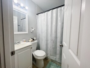 Hair dryer, towels, soap, shampoo - Sunny Fort Myers Retreat: Pet-Friendly near Downtown District, No Cleaning Fee! (Fort Myers)