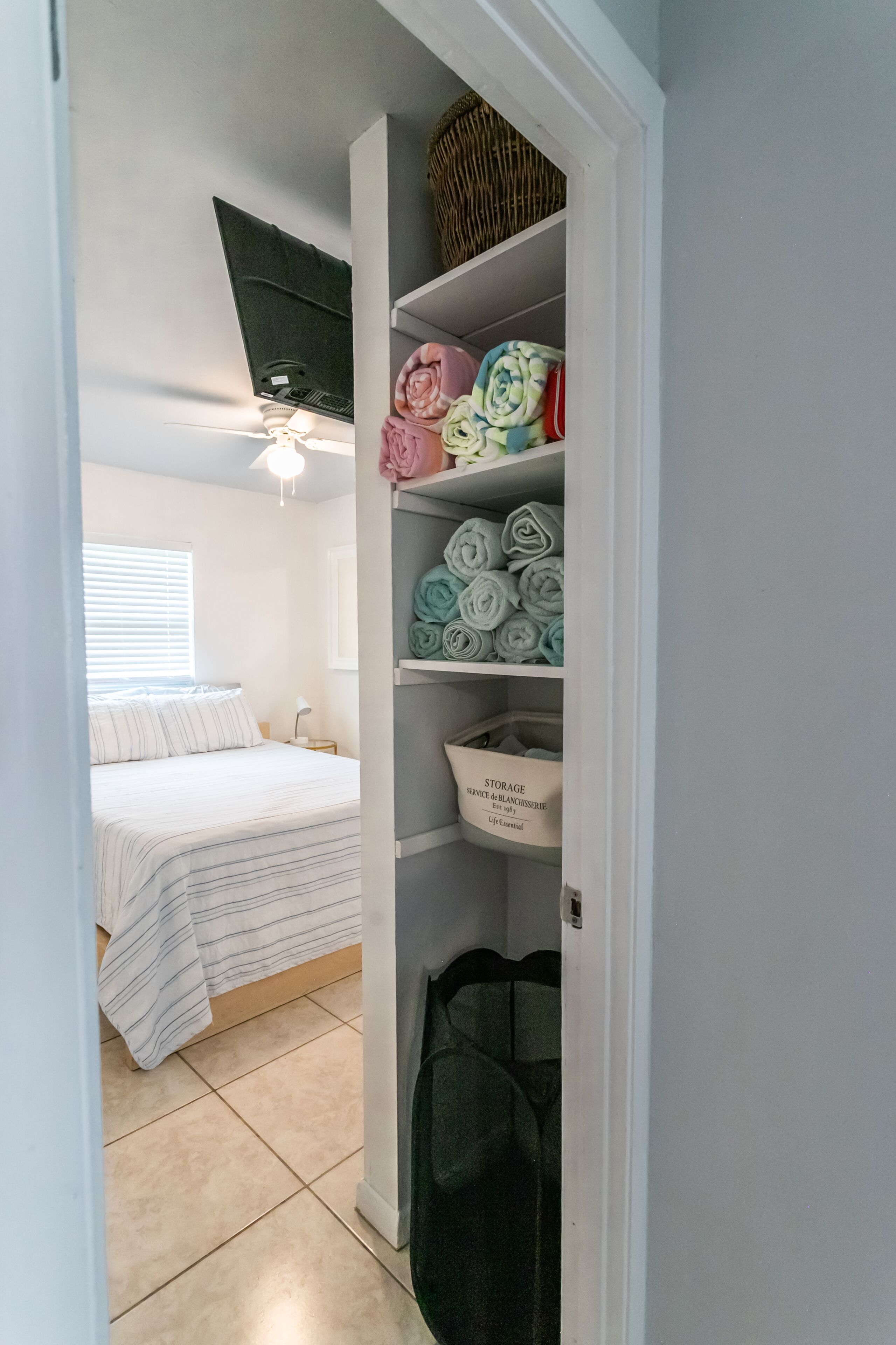 2 bedrooms, desk, iron/ironing board, free WiFi