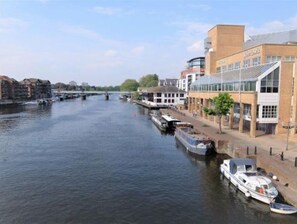Marina - Kingston 2 beds with balcony (Kingston upon Thames)