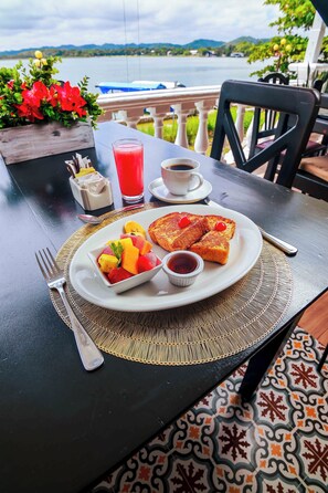 Free daily full breakfast 