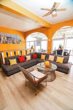 Reception - Hotel Villa del Lago (Flores)