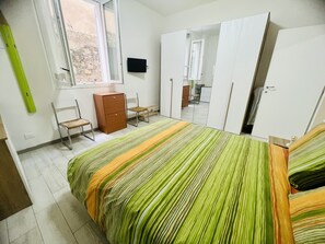 1 dormitorio y ropa de cama