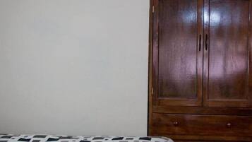 9 dormitorios, tabla de planchar con plancha, wifi y ropa de cama