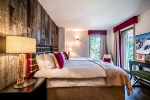 6 bedrooms, iron/ironing board, Internet, bed sheets