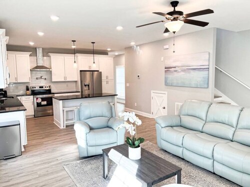 Luxury Medical District Home, EV Charger, Gated #3