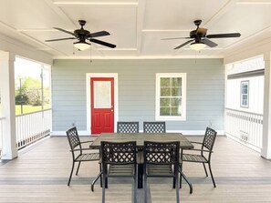 Outdoor dining - Luxury Medical District Home, EV Charger, Gated #5 (Augusta)