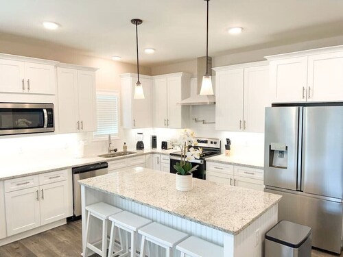 Luxury Medical District Home, EV Charger, Gated #5