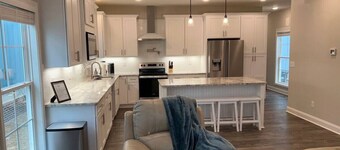 Luxury Medical District Home, EV Charger, Gated #4