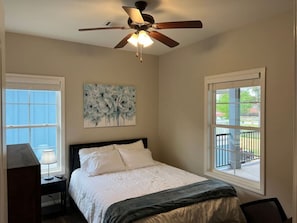 4 bedrooms, desk, iron/ironing board, free WiFi