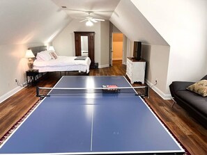 5 bedrooms, desk, iron/ironing board, travel cot