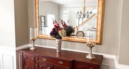 Large 5B/3.5b home with 6 gel foam beds Genetix 14