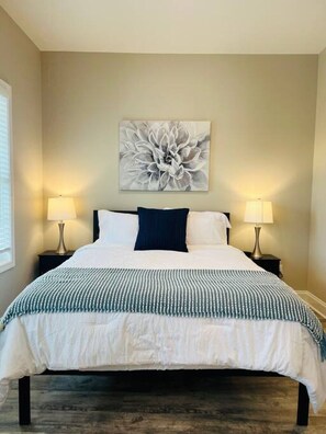 4 bedrooms, desk, iron/ironing board, free WiFi - Luxury Medical District Home, EV Charger, Gated #6 (Augusta)