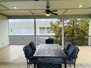 Outdoor dining - Luxury Medical District Home, EV Charger, Gated #6 (Augusta)