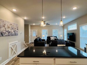 Unclassified image, 4 of 45, button