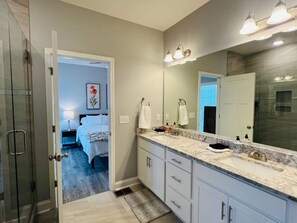 Unclassified image, 2 of 44, button