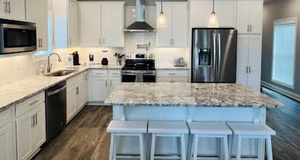 Luxury Medical District Home, EV Charger, Gated #7