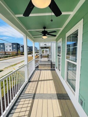 Unclassified image, 4 of 44, button