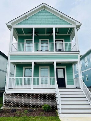 Unclassified image, 5 of 44, button