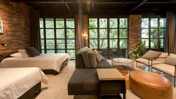 Caja de seguridad en la habitación y decoración personalizada